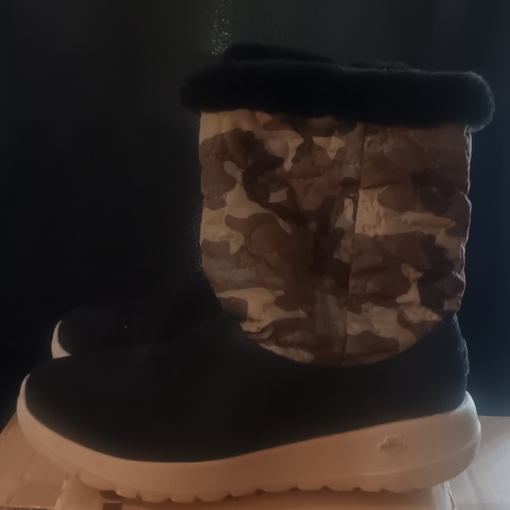 Skechers Black and Brown Camo Winter Rain Boots